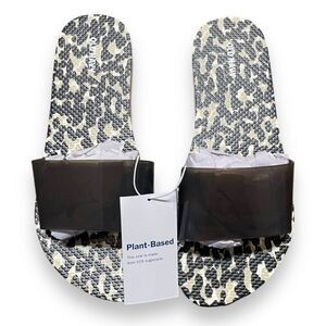 Old Navy plant based sandals size 9 New